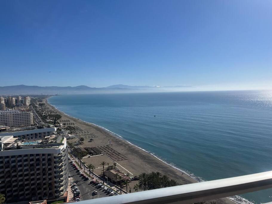 Love Rent4 Malaga La Torre De La Roca ตอร์เรโมลิโนส ภายนอก รูปภาพ