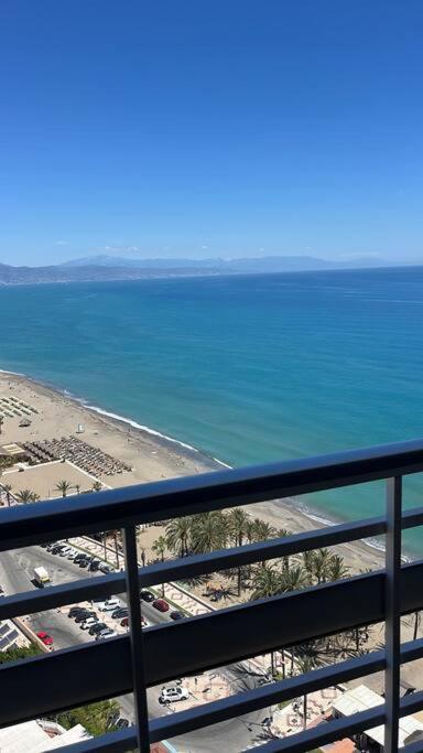 Love Rent4 Malaga La Torre De La Roca ตอร์เรโมลิโนส ภายนอก รูปภาพ